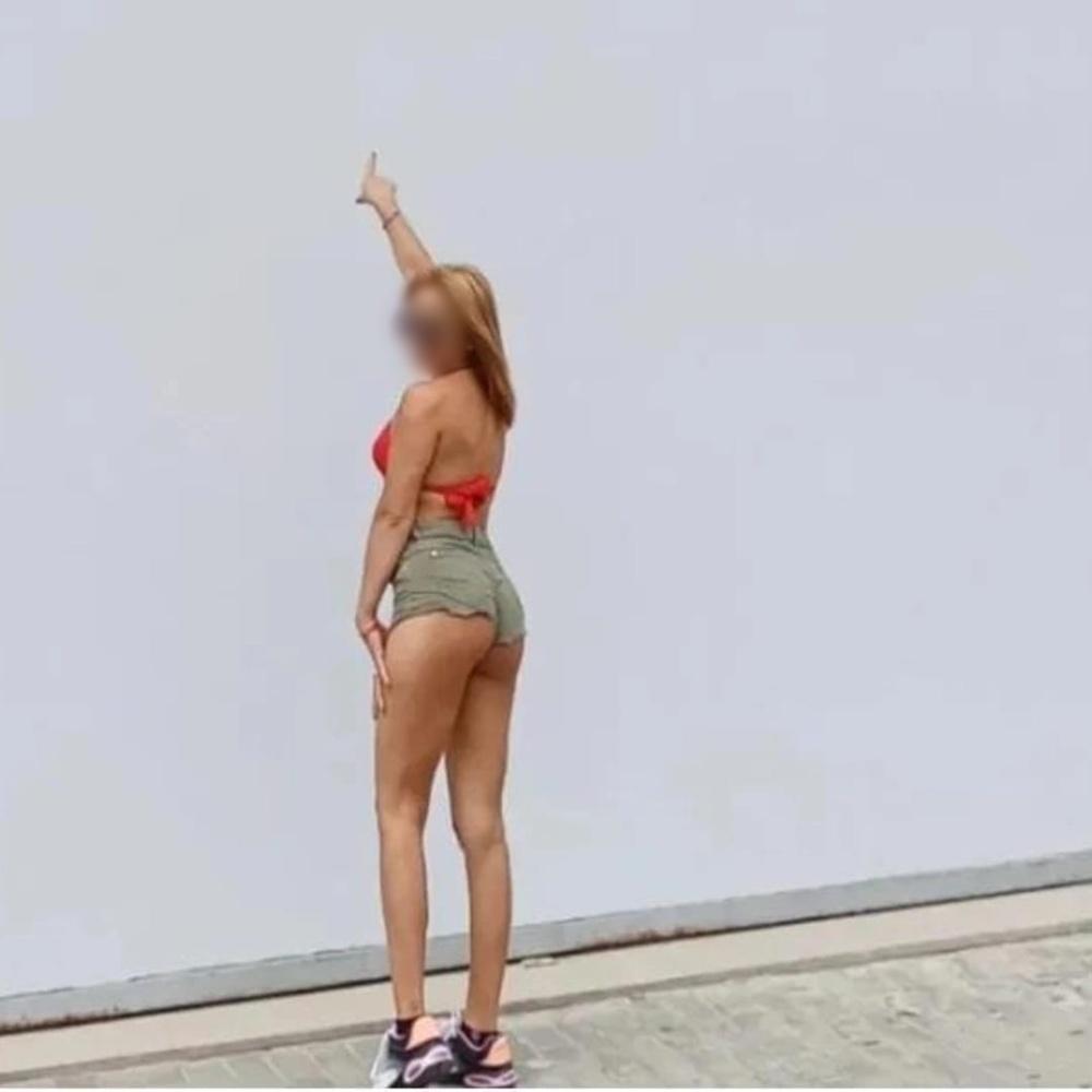 698503881: Chica busca chico en Madrid