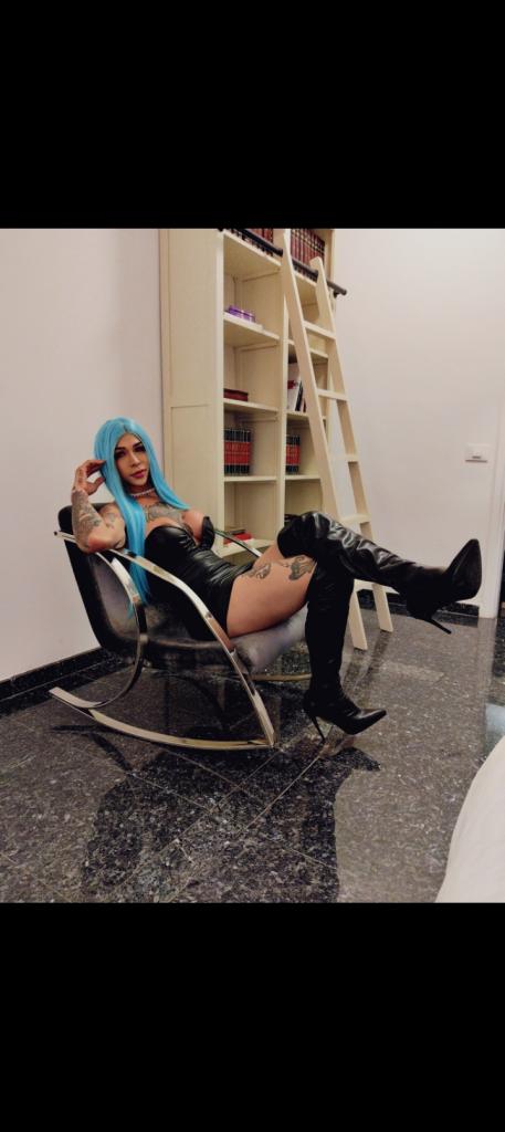 677939967: Transexual en Las Palmas