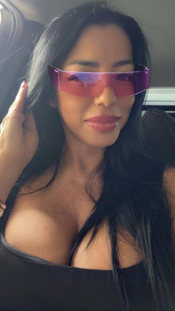 692385780: Chica busca chico en Valencia