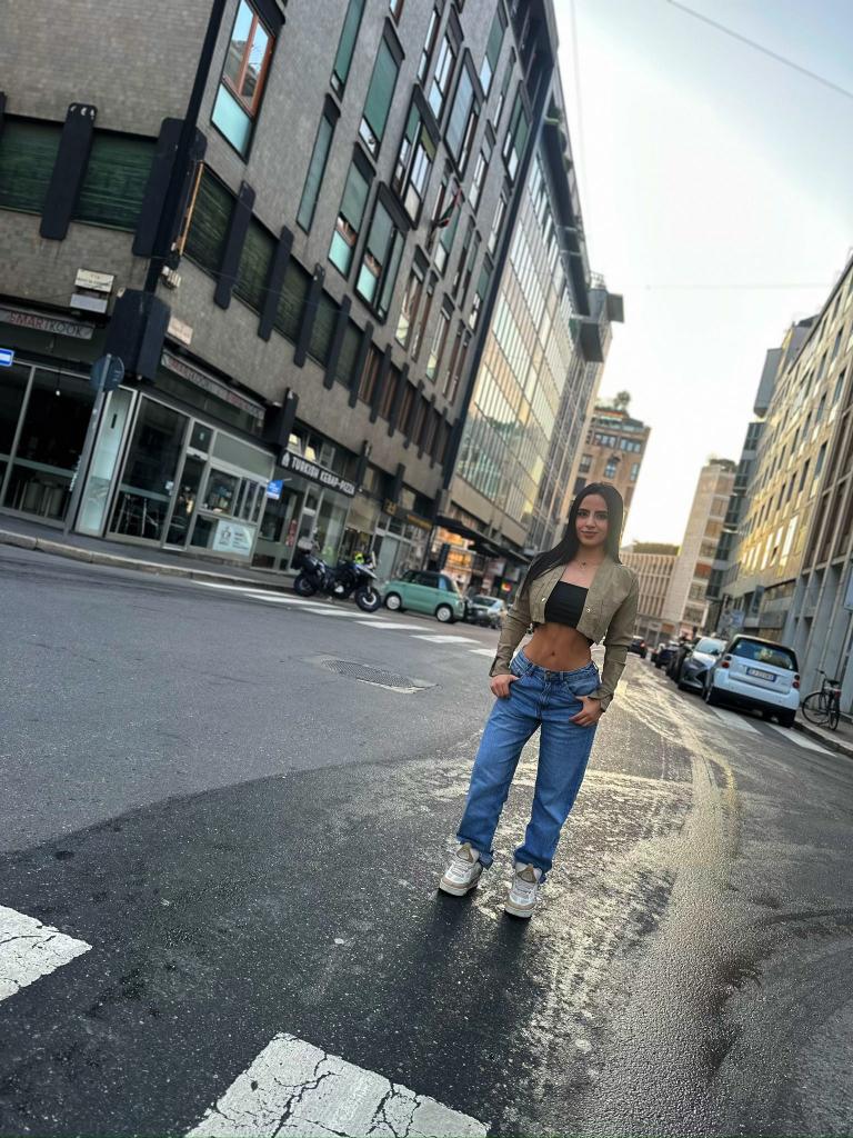 Chica busca chico en Cádiz: 