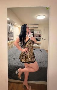 607079443: Chica busca chico en Ibiza