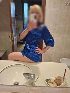 631601182: Chica busca chico en Navarra