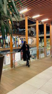 680700896: Chica busca chico en Sevilla