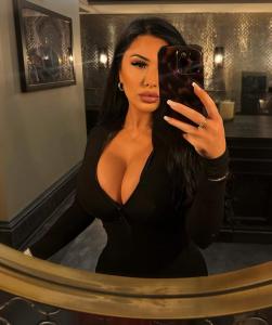 672706471: Chica busca chico en Barcelona