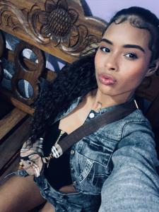 641394620: Chica busca chico en Sevilla