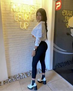 743099391: Chica busca chico en Pontevedra