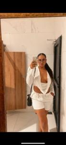 632935408: Chica busca chico en Málaga