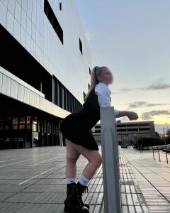 643706539: Chica busca chico en Orense