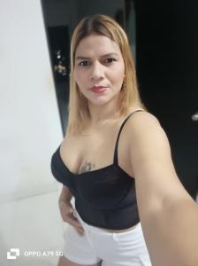 610443159: Chica busca chico en Menorca