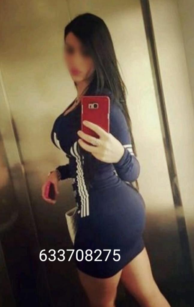 633708275: Chica busca chico en Barcelona