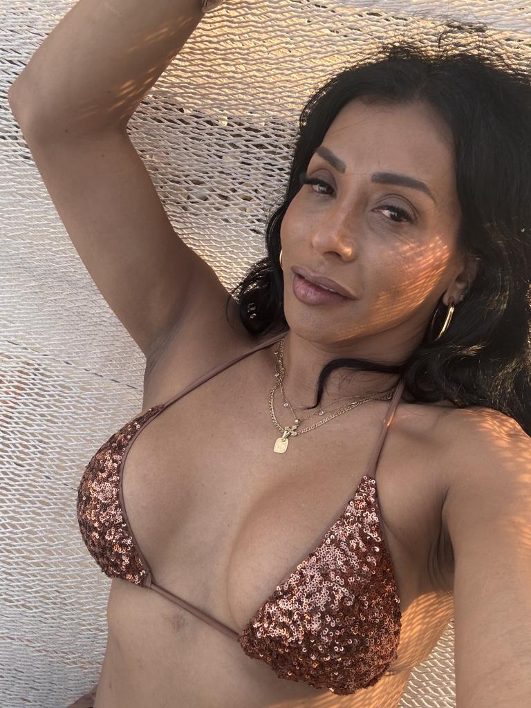 671523795: Travesti en León