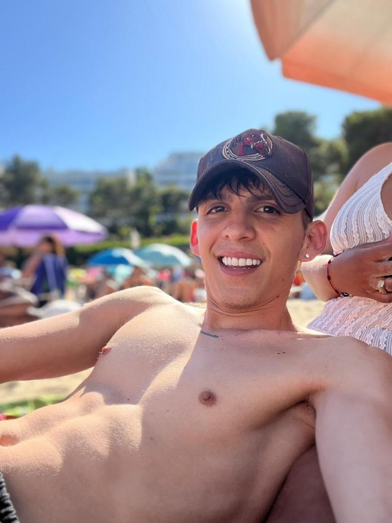 Chico busca chica en Mallorca: 