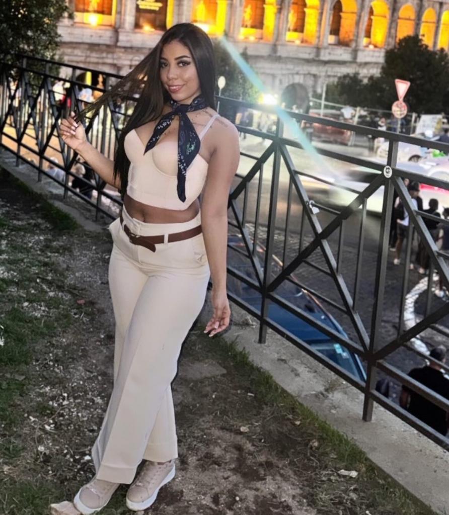 Chica busca chico en Almería: 