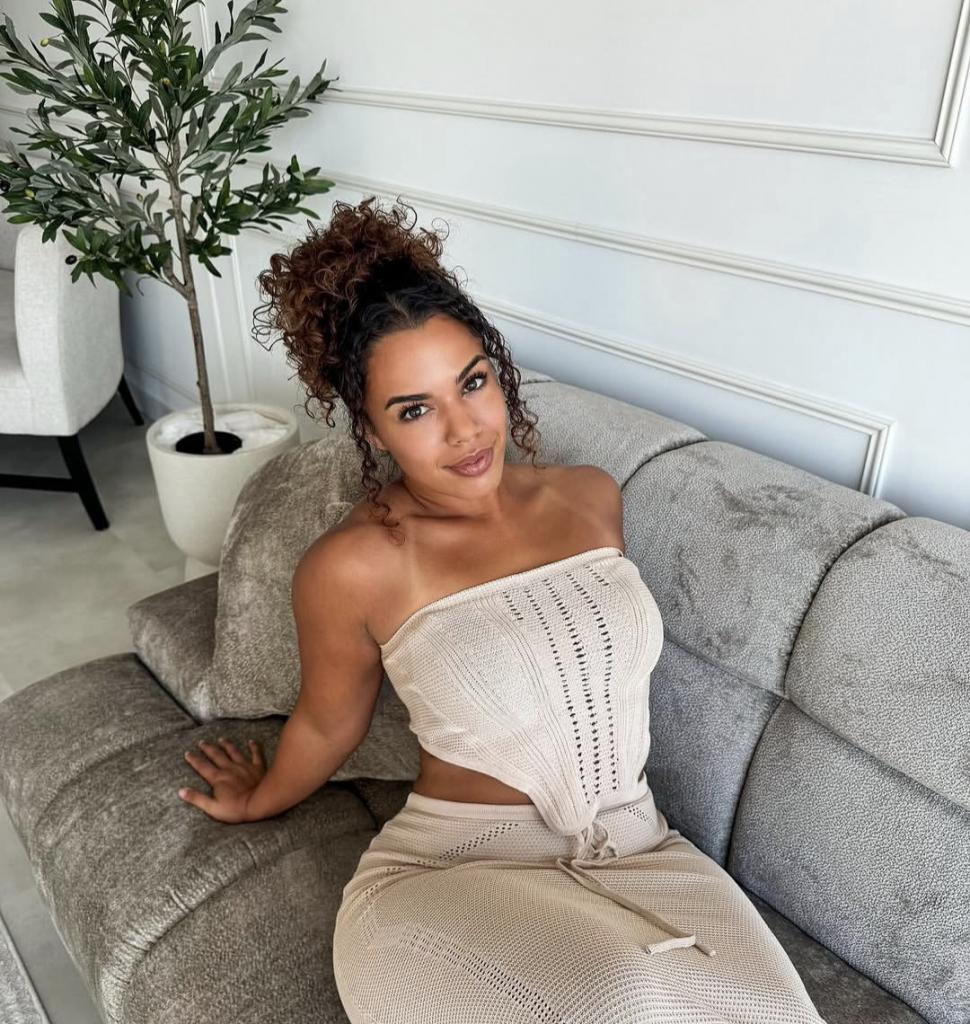 Chica busca chico en Granada: 