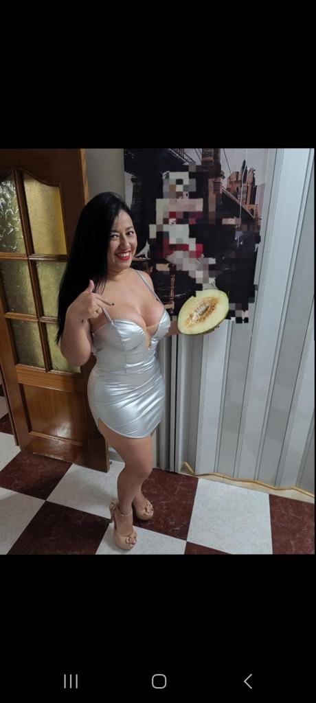 Chica busca chico en Alicante: Chica busca chico