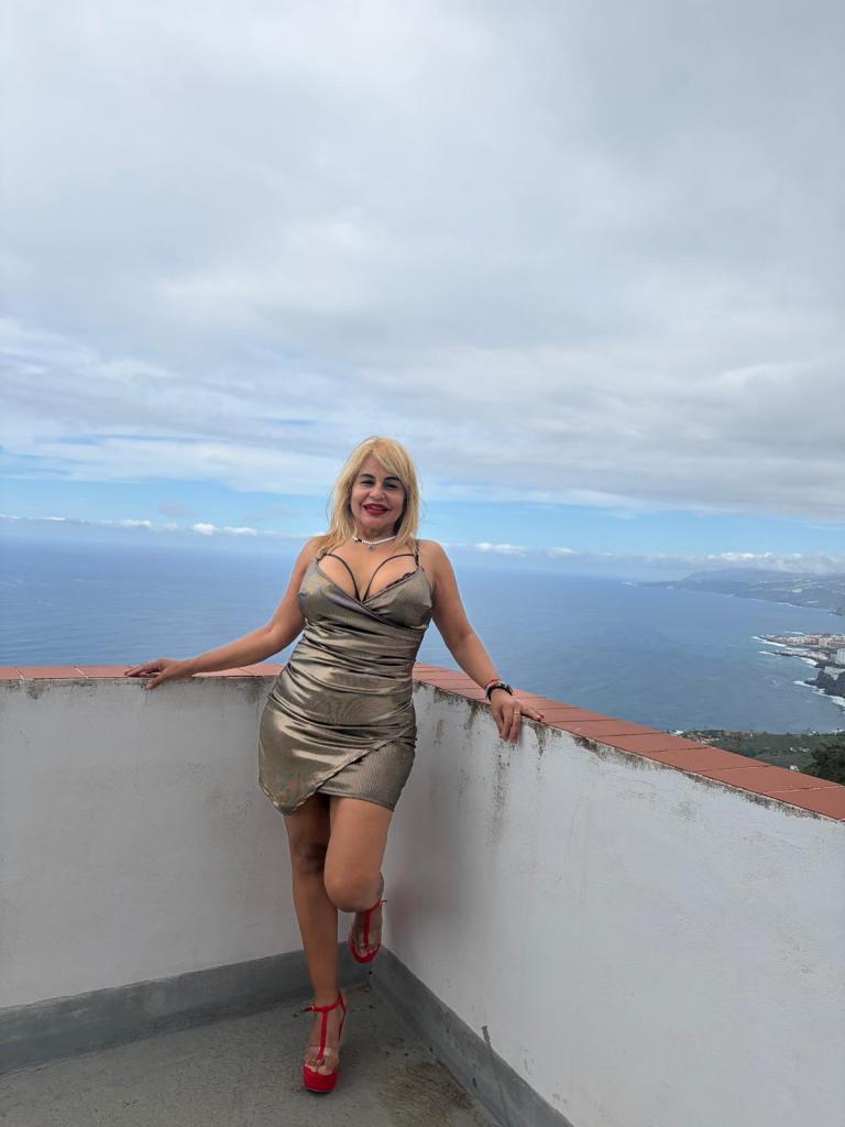 Chica busca chico en Tenerife: 