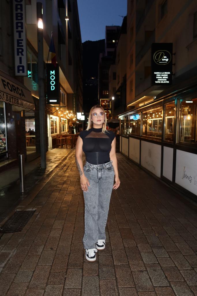 Chica busca chico en Lérida: 