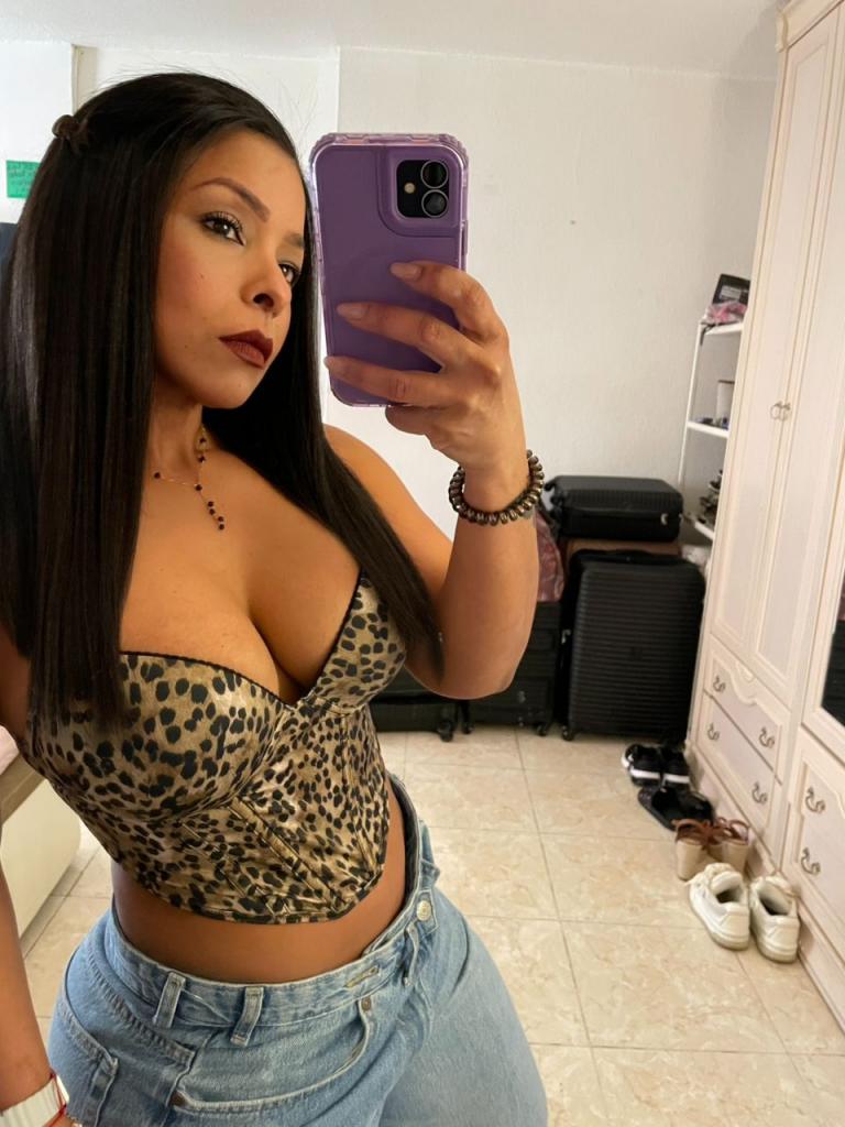 Chica busca chico en Tenerife: 