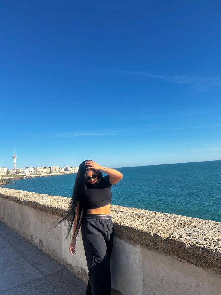 Chica busca chico en Cádiz: 