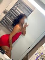672834955: Chica busca chico en Barcelona