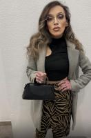 643688515: Chica busca chico en Madrid