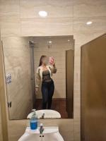 697323377: Chica busca chico en Granada