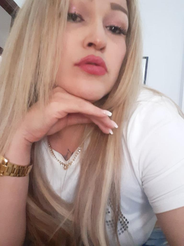 Chica busca chico en Almería: 
