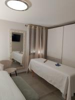 642870840: Chica busca chico en Málaga