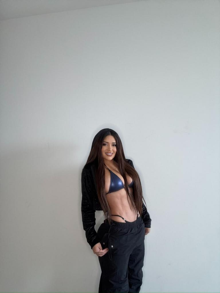 672832046: Chica busca chico en Valladolid