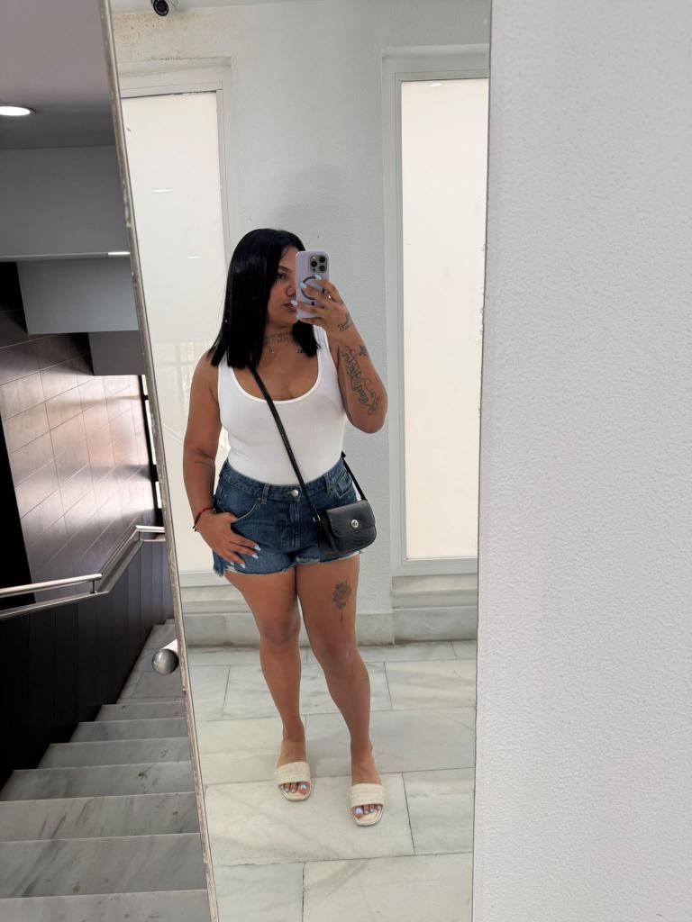 611211718: Chica busca chico en Gerona
