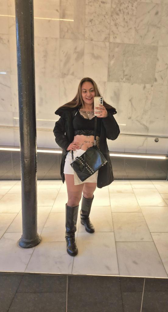 Chica busca chico en La Coruña: Chica busca chico