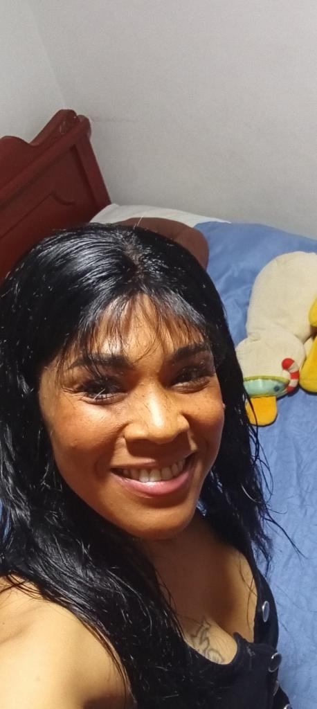 674432334: Chica busca chico en Barcelona