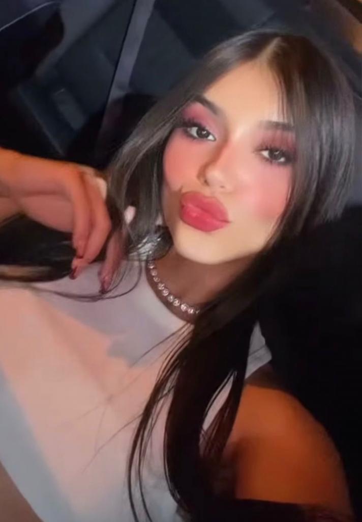 694239492: Chica busca chico en Barcelona