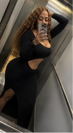 631015240: Chica busca chico en Gerona