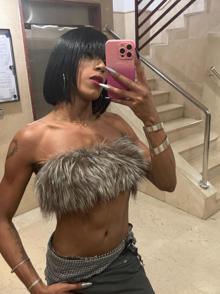 695498147: Transexual en Madrid