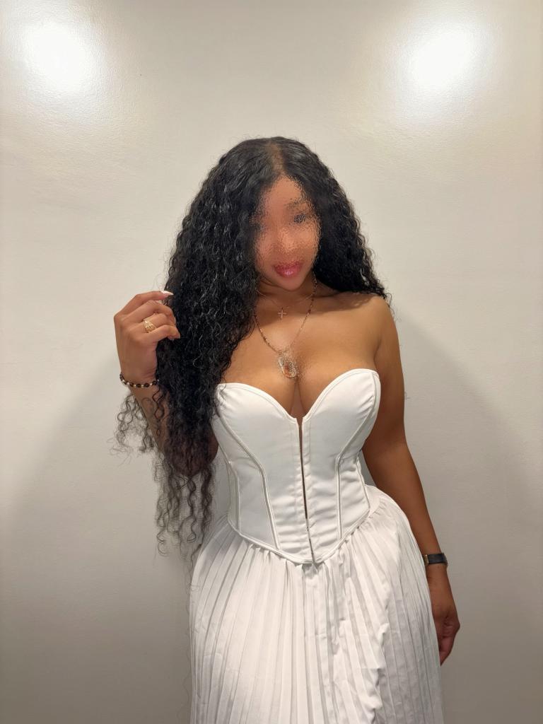 631045978: Chica busca chico en Zaragoza