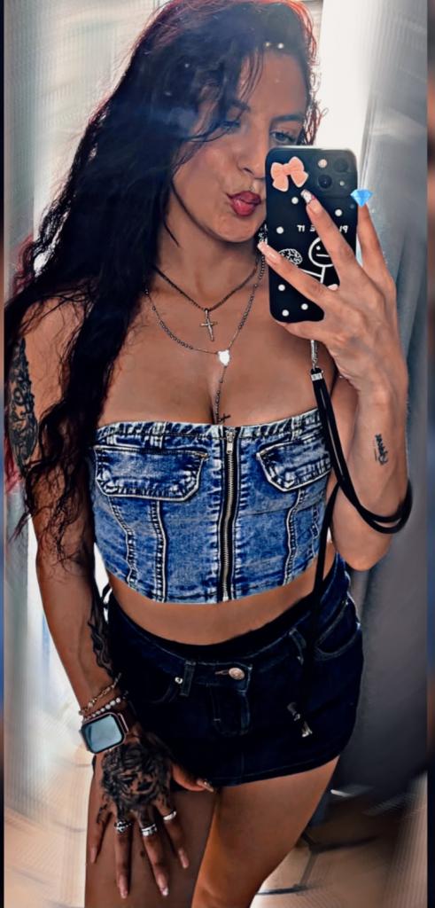 604255270: Chica busca chico en Barcelona