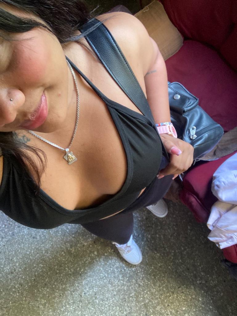 611211718: Chica busca chico en Gerona