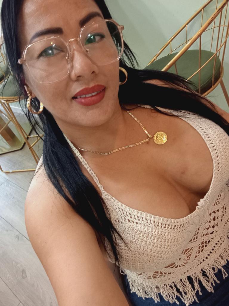662135610: Chica busca chico en Barcelona