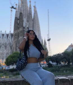 697379467: Chica busca chico en Lérida