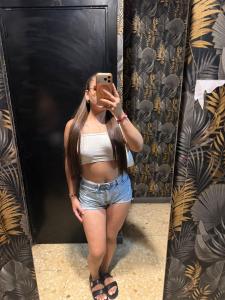 631837029: Chica busca chico en Madrid