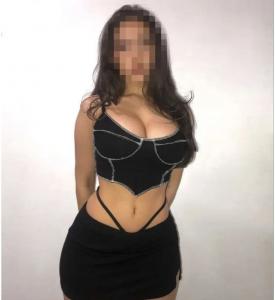 685789189: Chica busca chico en Málaga