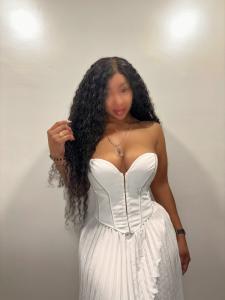 631045978: Chica busca chico en Zaragoza