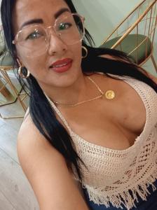 662135610: Chica busca chico en Barcelona