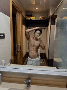 687204420: Chico busca chica en Barcelona