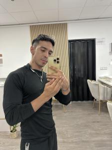 687204420: Chico busca chica en Barcelona