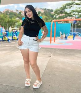 611216717: Chica busca chico en Gerona