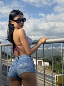 642089360: Chica busca chico en La Coruña