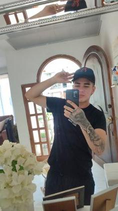 613803494: Chico busca chica en Valencia