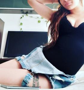 610977097: Chica busca chico en Sevilla